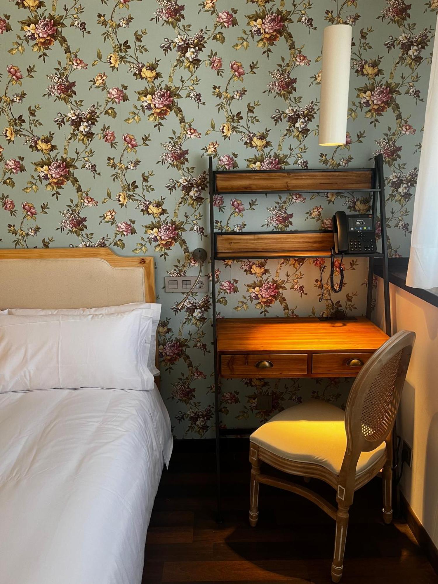 Christine Boutique Hotel El Barraco المظهر الخارجي الصورة